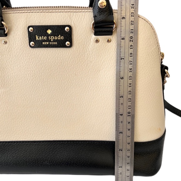 Kate Spade Wellesley Rachelle Off White & Black Handbag/Crossbody Red Interior - Picture 7 of 13